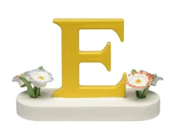 Buchstabe E, mit Blumen