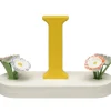 Buchstabe I, mit Blumen