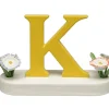 Buchstabe K, mit Blumen