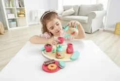 Kinder-Teeservice aus Holz