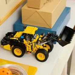 LEGO® Technic Volvo L120 Electric Radlader 42209