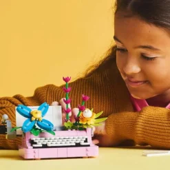 LEGO® Creator Schreibmaschine mit Blumen 31169